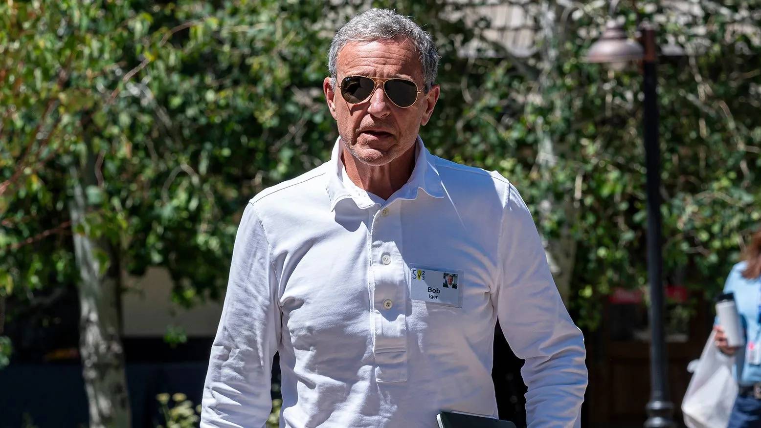 Bob Iger, strajk i Apple