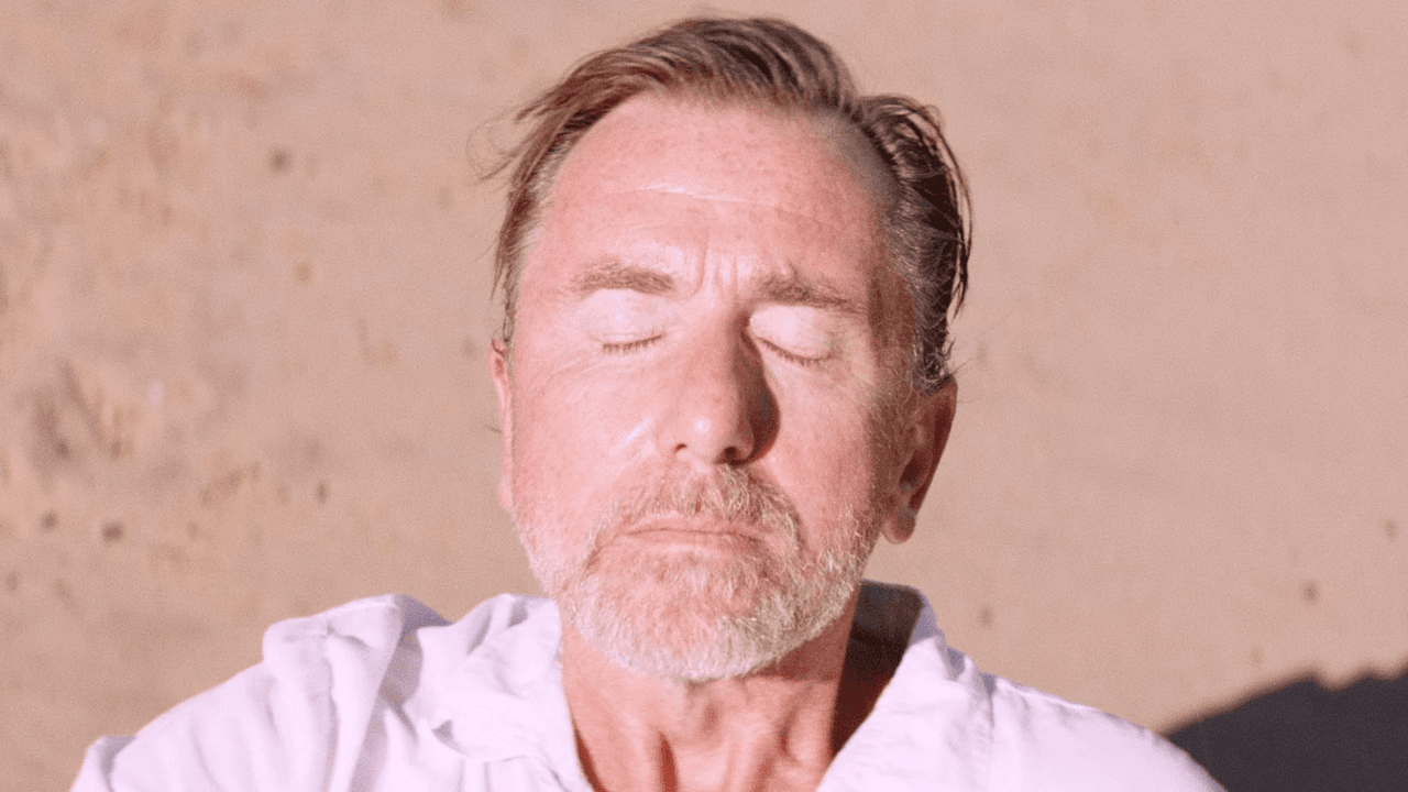 Here comes the sun – recenzja filmu „Sundown”