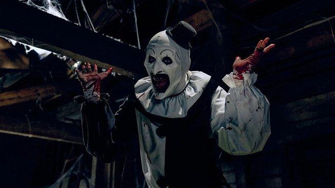 terrifier-3-utrzymuje-prowadzenie-w-polskich-kinach-raport-box-office