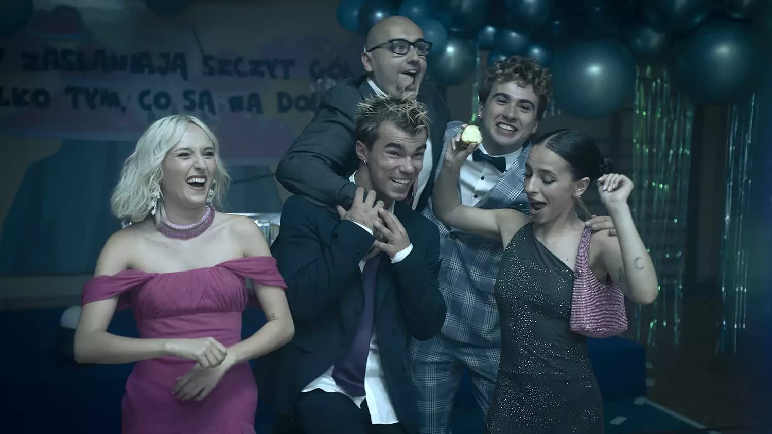 „100 dni do matury” utrzymuje prowadzenie w polskich kinach | Raport Box Office